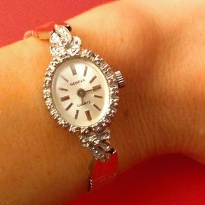 Geneva Quartz Women's Wrist Watch